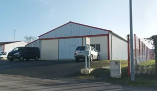  LOCAUX D'ACTIVITÉS 250 M² BESNE