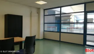  BUREAUX 90 m² LORIENT