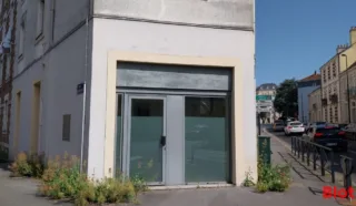  LOCAUX COMMERCIAUX 110 M² NANTES