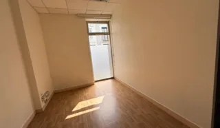  LOCAUX COMMERCIAUX 110 M² NANTES