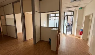  LOCAUX COMMERCIAUX 110 M² NANTES