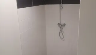  LOCAUX D'ACTVIITES 400 m² PLOUEDERN