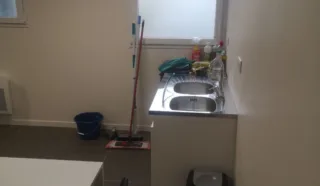  LOCAUX D'ACTVIITES 400 m² PLOUEDERN