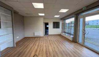  CELLULE D'ACTIVITES LAILLE 250 m²