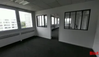  BUREAUX 167 M² NANTES