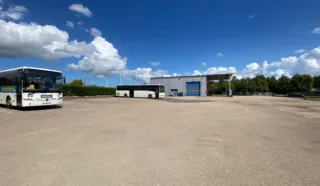  LOCAUX D'ACTIVITÉS ET TERRAIN 285 M² MORLAIX