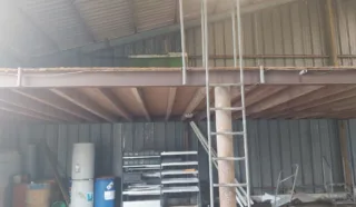  LOCAUX D'ACTIVITES 1 673 m² CHATEAUNEUF-DU-FAOU