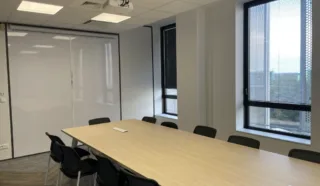  A VENDRRE BUREAUX SAINT-JACQUES-DE-LA-LANDE 607 m²