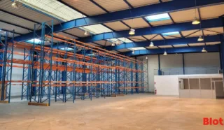  LOCAUX D'ACTIVITÉS 1 500 M² SAINTE LUCE SUR LOIRE