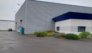  LOCAUX D'ACTIVITÉS 1 500 M² SAINTE LUCE SUR LOIRE