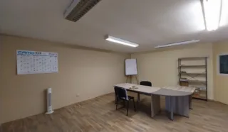  LOCAUX D'ACTIVITÉS 377 M² SAINT NAZAIRE