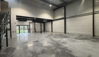  LOCAUX D'ACTIVITÉS 312 M² SAINT ETIENNE DE MONTLUC