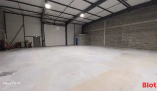  LOCAL D'ACTIVITES SAINT-JOUAN-DES-GUERETS 491 m²