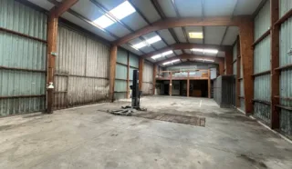  LOCAL D'ACTIVITES DOMLOUP 600 m²
