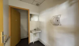  LOCAUX D'ACTIVITÉS 712 M² LA PLANCHE