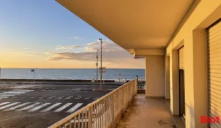  BUREAUX LOCAUX COMMERCIAUX 85 M² LA BAULE