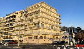  BUREAUX LOCAUX COMMERCIAUX 85 M² LA BAULE