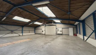  LOCAUX D'ACTIVITÉS 308 M² AIGREFEUILLE SUR MAINE