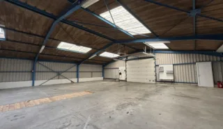  LOCAUX D'ACTIVITÉS 308 M² AIGREFEUILLE SUR MAINE