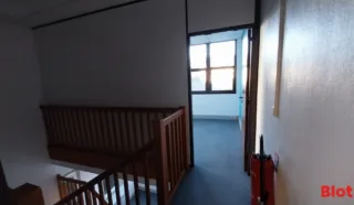  LOCAUX COMMERCIAUX 80 M² NANTES