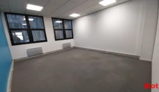  LOCAUX COMMERCIAUX 80 M² NANTES