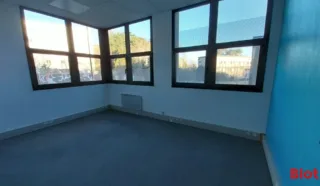  LOCAUX COMMERCIAUX 80 M² NANTES