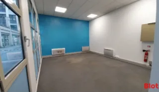  LOCAUX COMMERCIAUX 80 M² NANTES