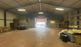  LOCAUX D'ACTIVITÉS 400 M² CORDEMAIS