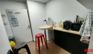  LOCAUX COMMERCIAUX 157 M² NANTES