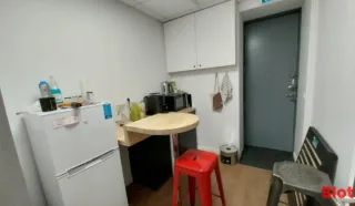  LOCAUX COMMERCIAUX 157 M² NANTES