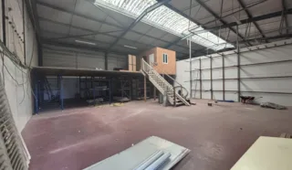  LOCAL D'ACTIVITES 200 m² LANESTER