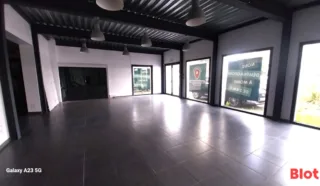  BUREAUX ET SHOWROOM SAINT-MALO 330 m²