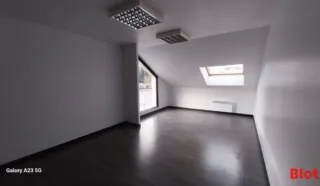  BUREAUX ET SHOWROOM SAINT-MALO 330 m²