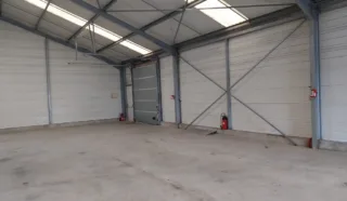  LOCAUX D'ACTIVITES 360 m² SAINT-EVARZEC