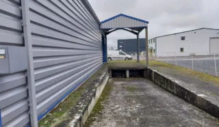  LOCAUX D'ACTIVITES 360 m² SAINT-EVARZEC