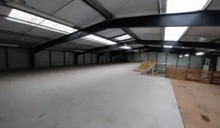  LOCAL D'ACTIVITES 310 m² RIEC SUR BELON