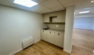  BUREAUX 87 m² RENNES