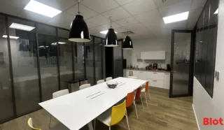  BUREAUX SAINT-JACQUES-DE-LA-LANDE 246 m²