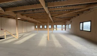  BUREAUX 230 m² PLOUDANIEL