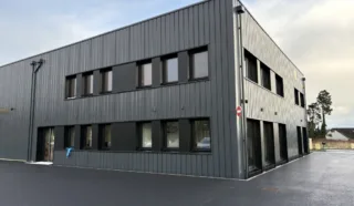  BUREAUX 230 m² PLOUDANIEL