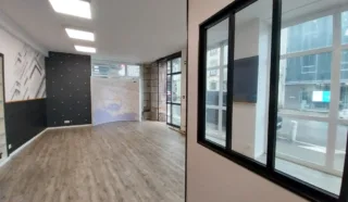  LOCAL COMMERCIAL VANNES 164 m²