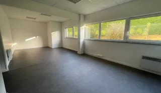  BUREAUX 70 m² LANGUEUX