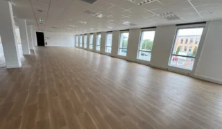  BUREAUX 1 843 M² NANTES