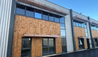  CELLULE D'ACTIVITÉS 208 m² GRANDCHAMPS DES FONTAINES