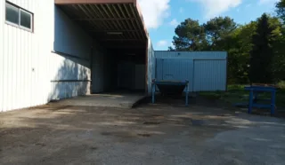  À VEDNRE LOCAUX D'ACTIVITÉS 2 100 M² COUERON