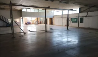  À VEDNRE LOCAUX D'ACTIVITÉS 2 100 M² COUERON