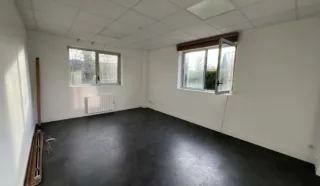  CELLULE D'ACTIVITES PACE 445 m²