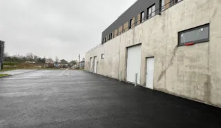  LOCAL D'ACTIVITES LA MEZIERE 390 m²