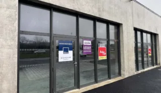  LOCAL D'ACTIVITES LA MEZIERE 390 m²