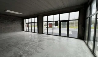  LOCAL D'ACTIVITES LA MEZIERE 390 m²